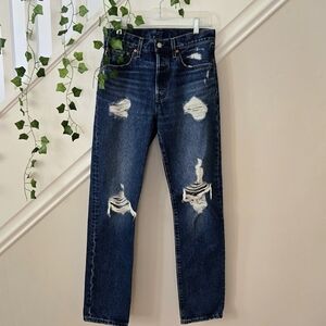 💙NWOT Women's Levi 501 Distressed Strait Leg Jeans